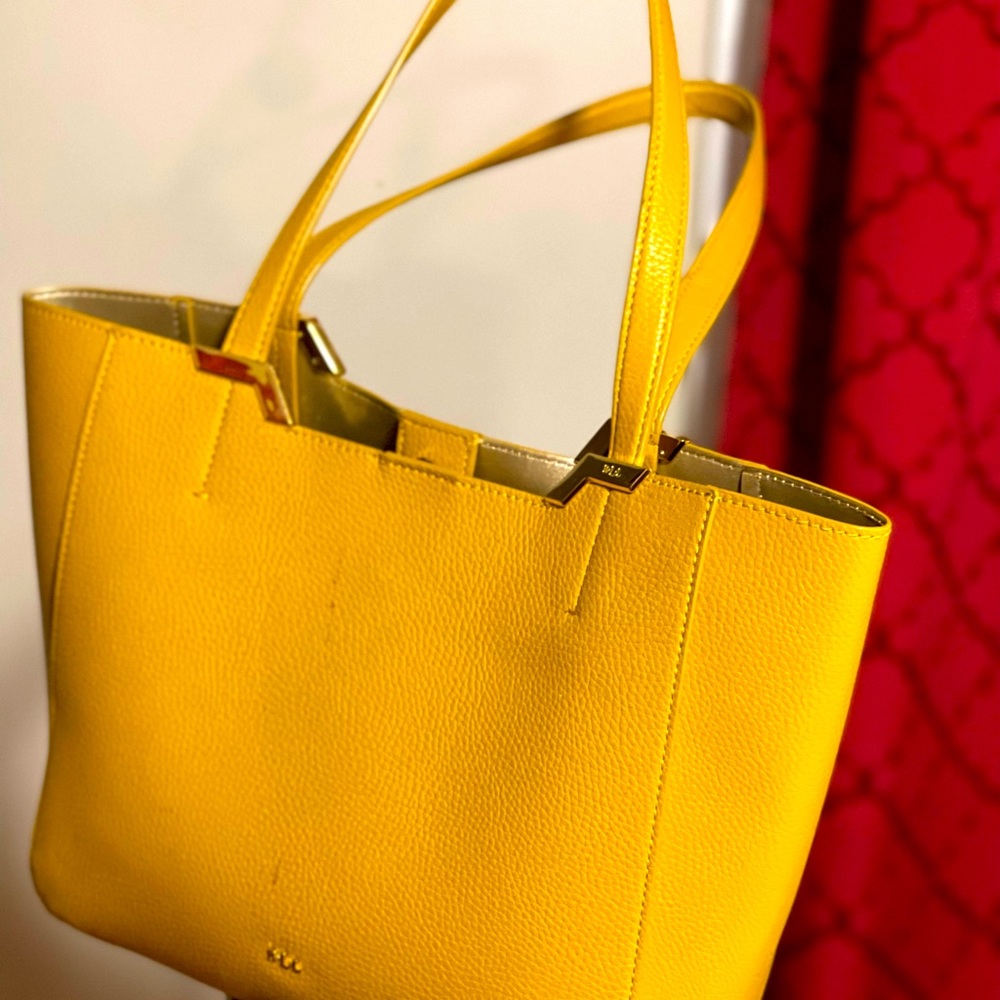 Beautiful Lauren Ralph Lauren handbag